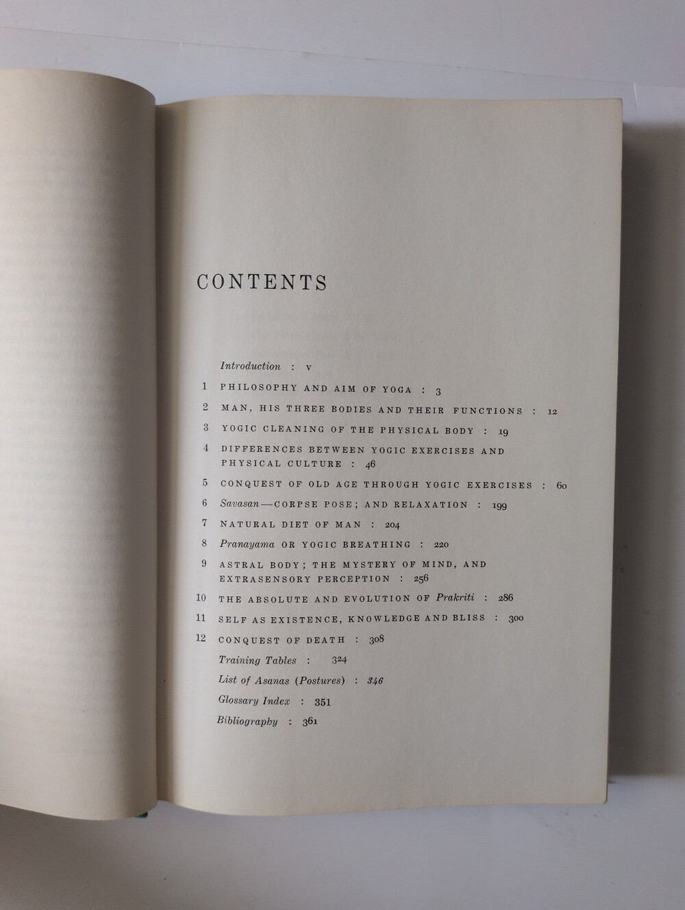 The Complete Illustrated Book of Yoga - Swami Vishnudevananda - 1960 - Picture 4 of 16